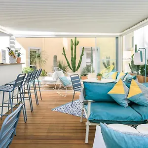 The Deck By Happyculture Hotel