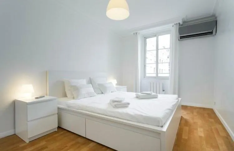 Big White Apartment Nice