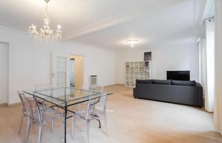 Big White Apartment Nice