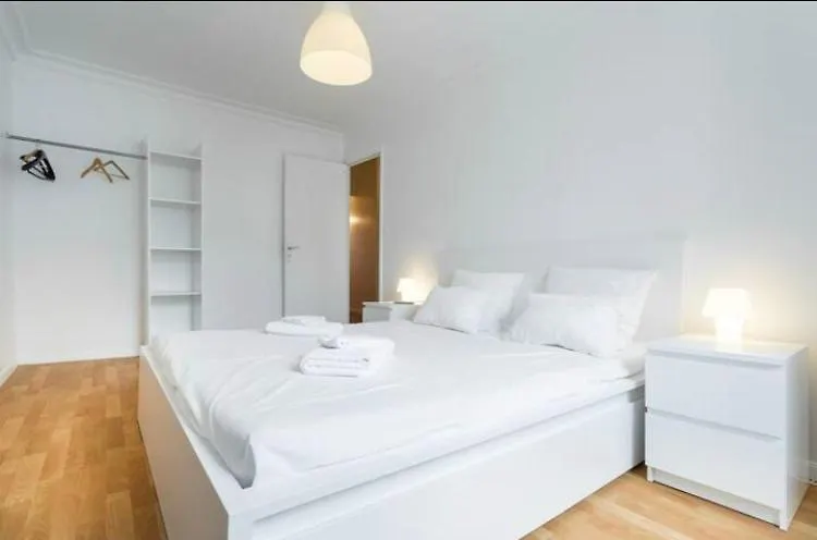 Big White Apartment Nice